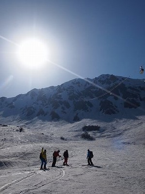 黒部平駅に到着。立山 富士ノ折立 南東ルンゼ スキー滑降 山スキー