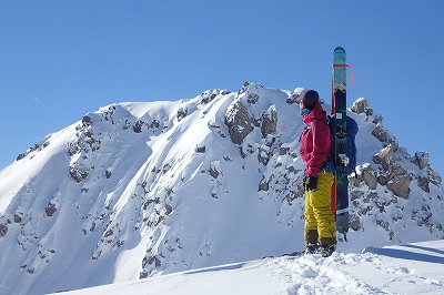 厳つい焼岳南峰の東面 焼岳 上堀沢 滑降 山スキー バックカントリー