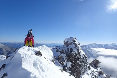 焼岳北峰南尾根のナイフリッジを登攀 焼岳 上堀沢 滑降 山スキー バックカントリー