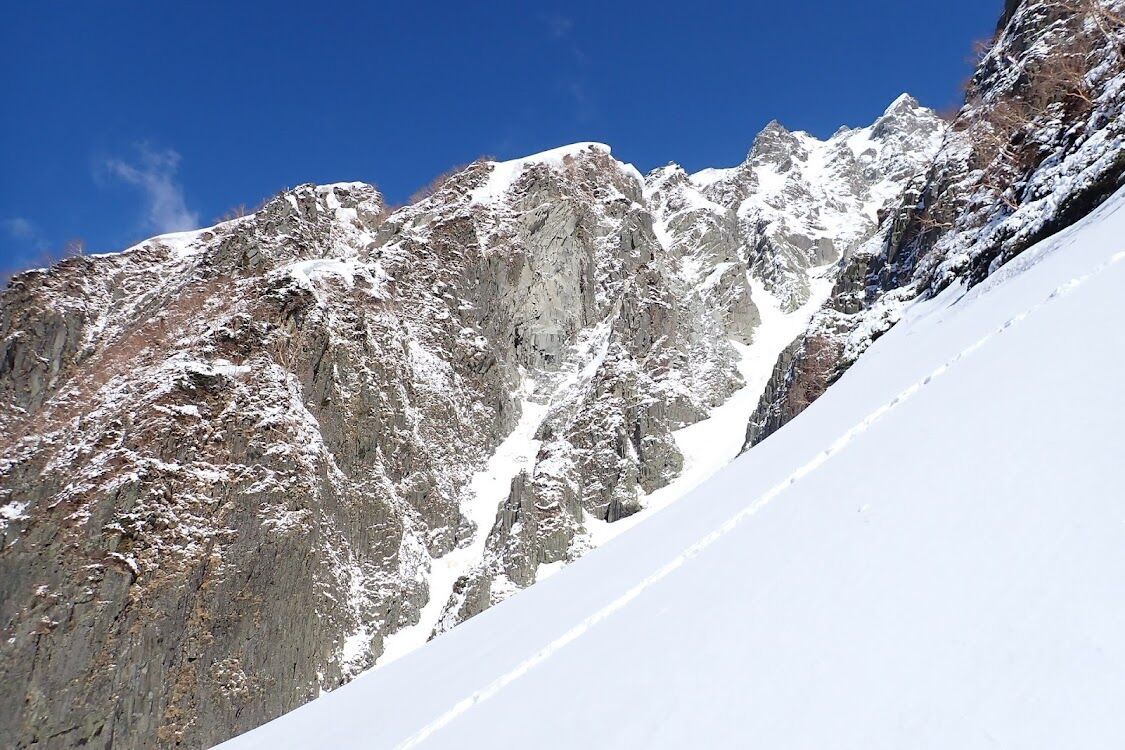 穂高岳 バックカントリー、山スキー、残雪期アルパインクライミング IMG_4623