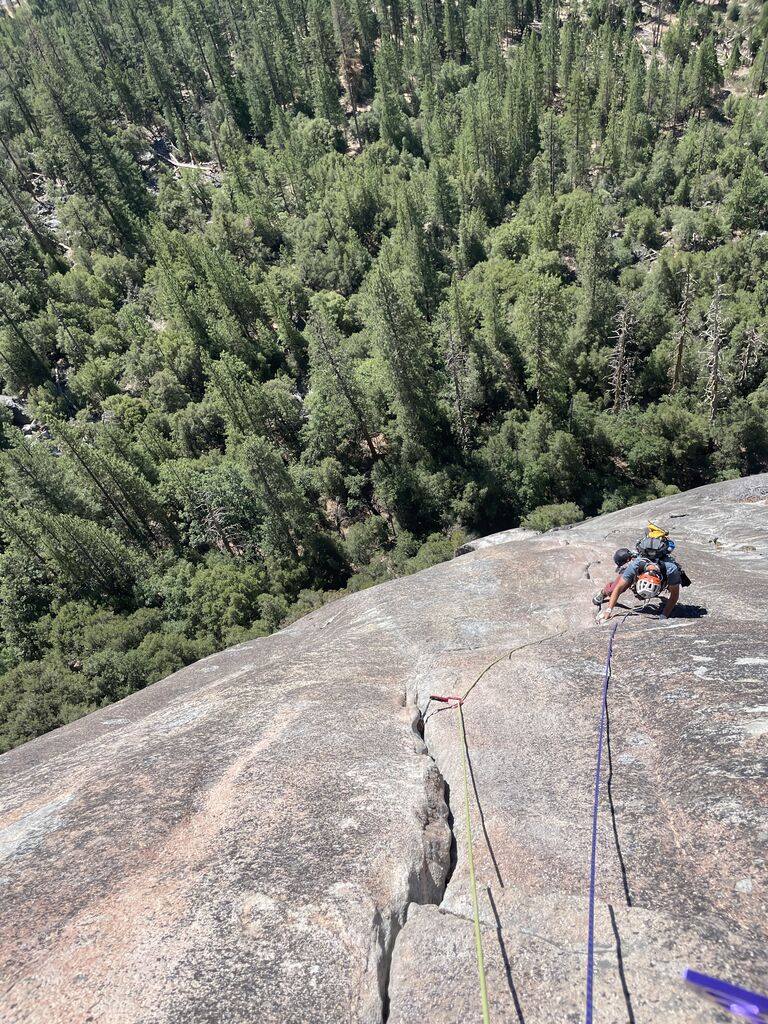 Yosemite Ranger Rock Nutcracker 5.8 マルチピッチクライミング IMG_0773