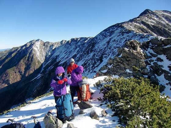 白峰三山 登山 三峰岳付近　ここまで来れば安心